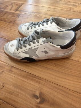 Golden Goose White & Gray Star Low-Top Sneakers - Men